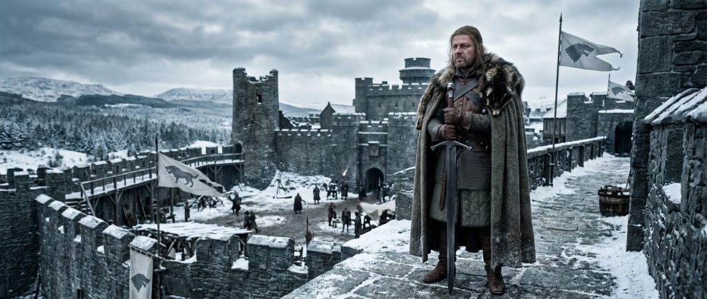 Ned Stark gardien du Nord avec son épée Glace dans Game of Thrones