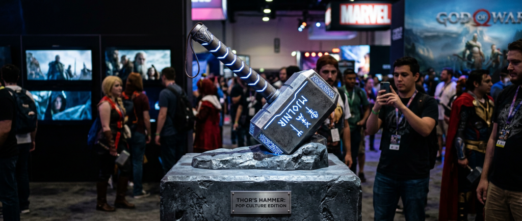 marteau de Thor moderne dans pop culture cinéma jeux vidéo